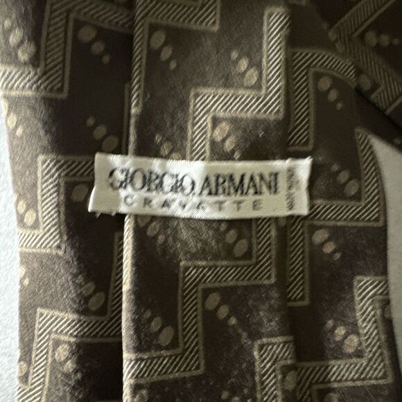 PRE OWNED DESIGNER GIORGIO ARMANI TIE - Picture 3 of 5